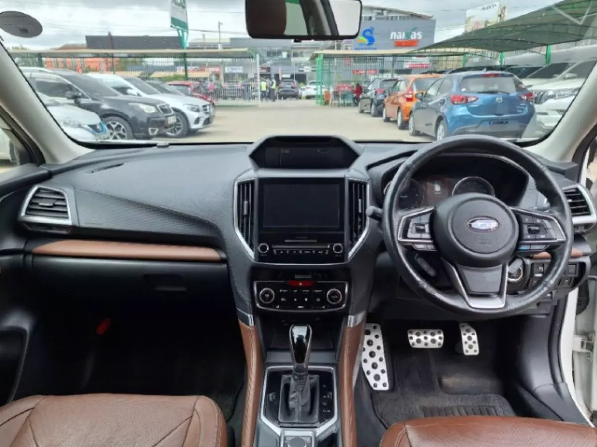 interiorFront
