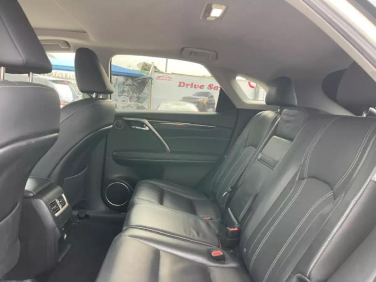 interiorBack