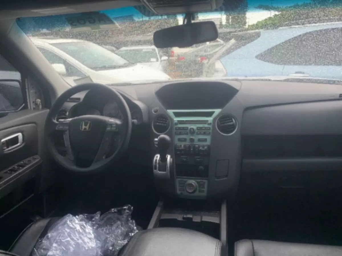 interiorFront