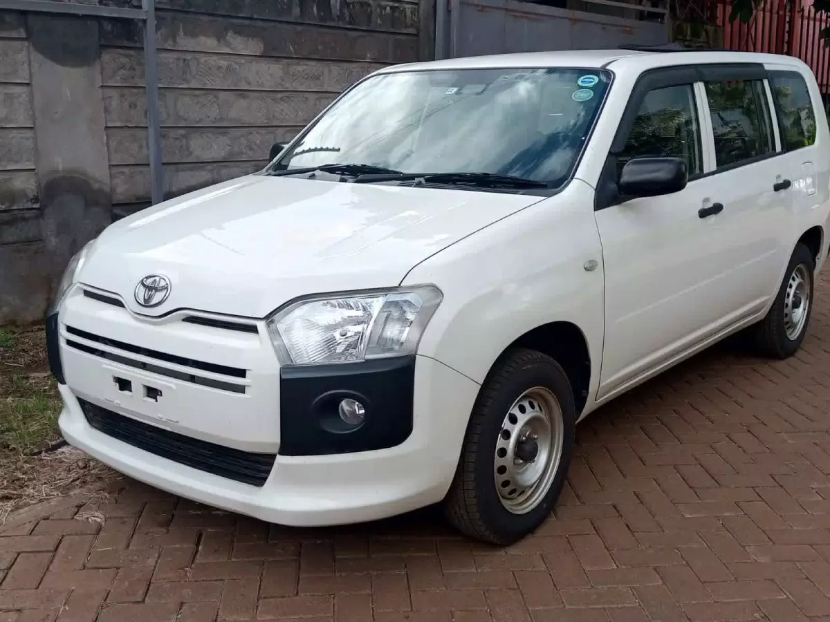 Toyota Succeed  - 2016