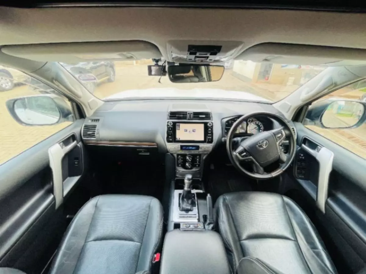 interiorFront