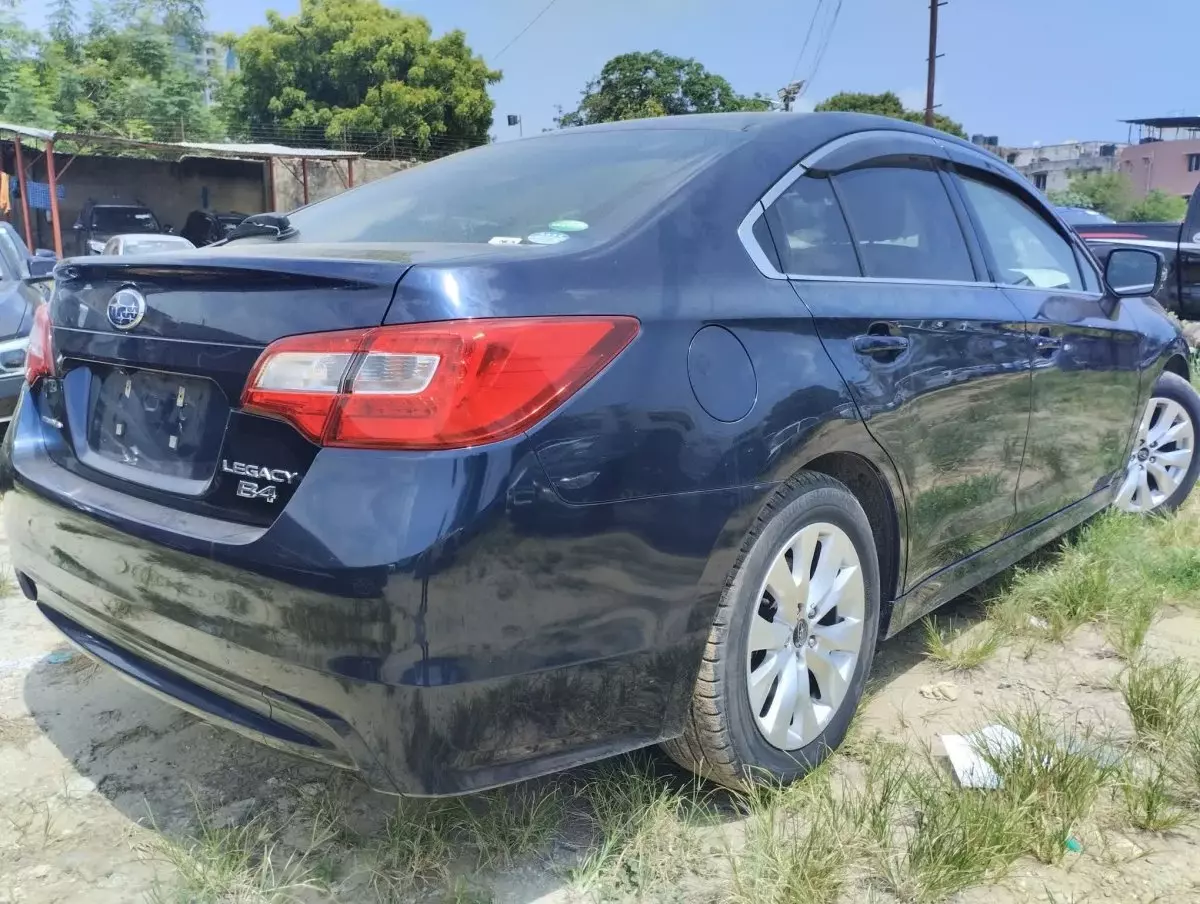 car Right Back