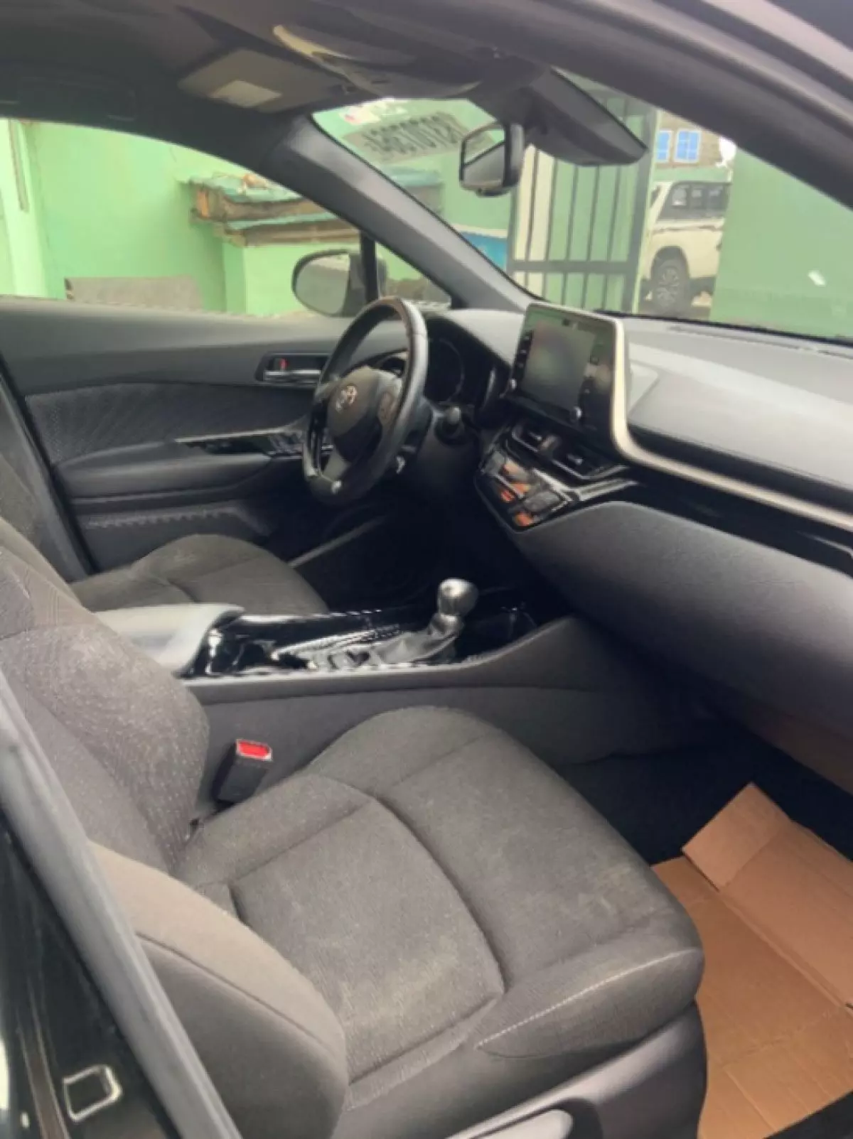 interiorFront