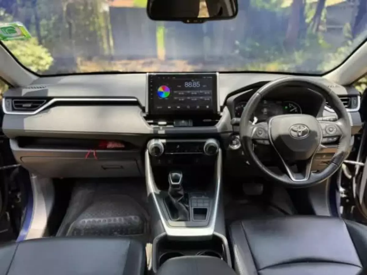 interiorFront