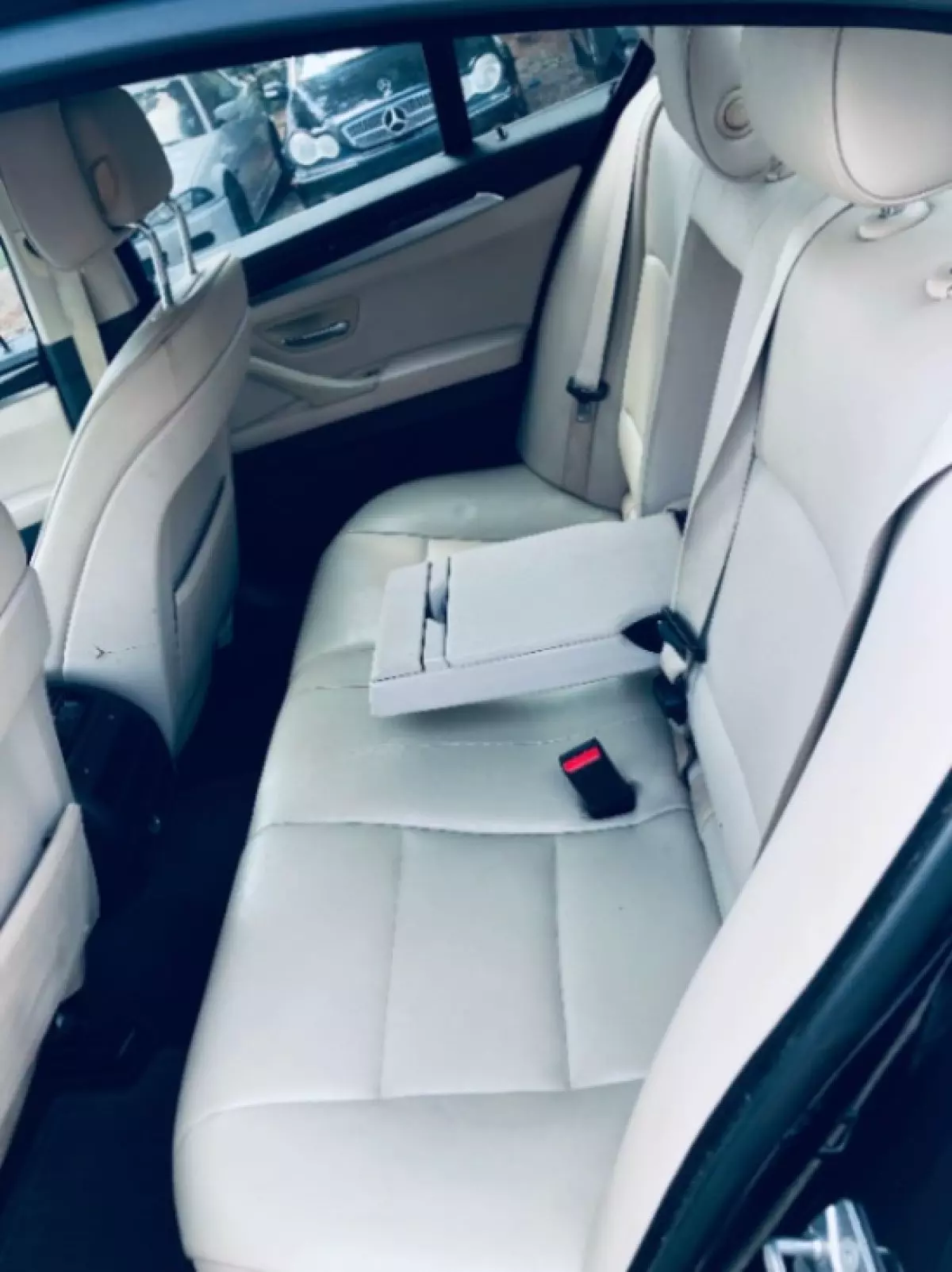 interiorBack