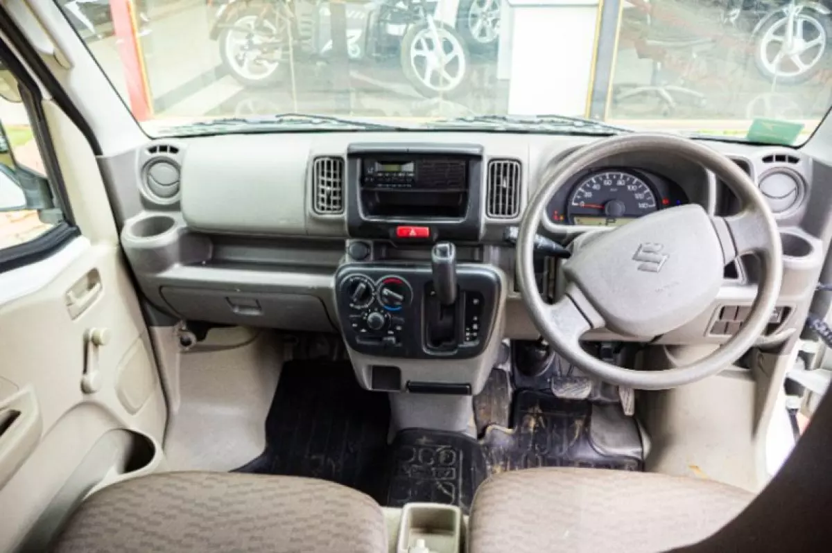 interiorFront