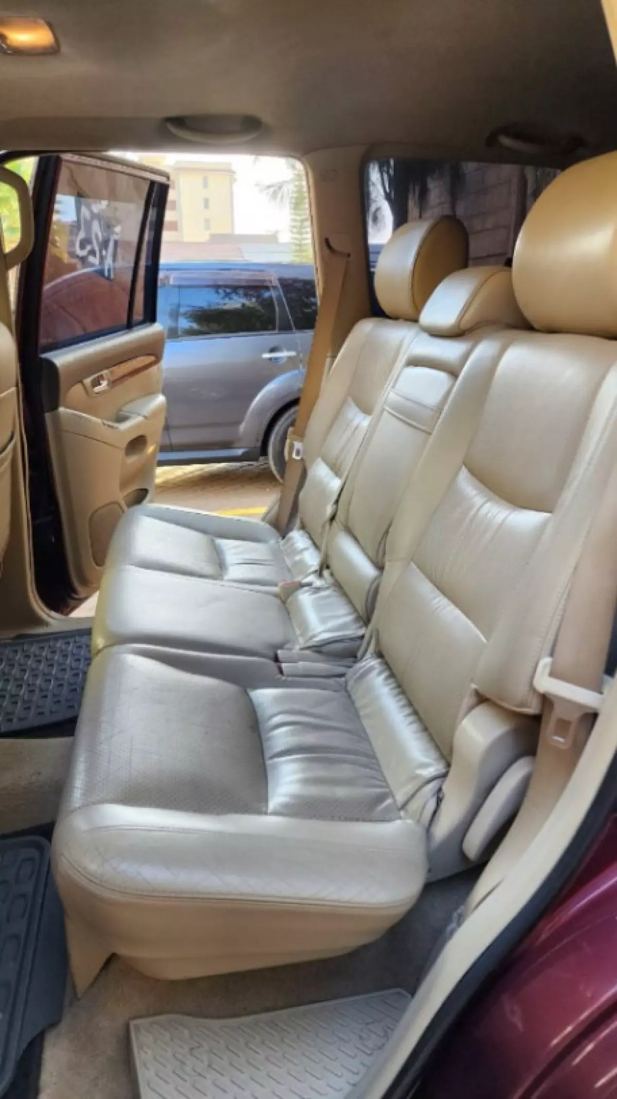 interiorBack