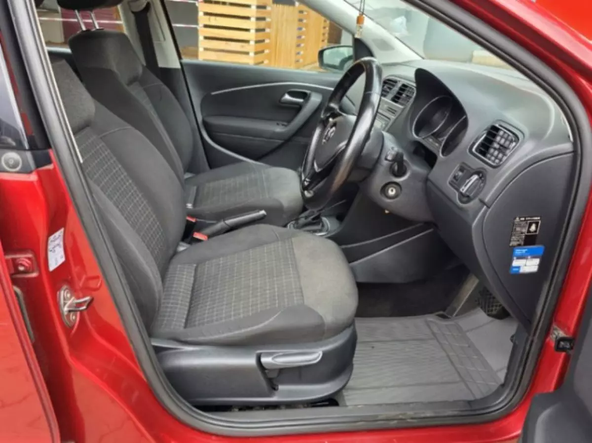 interiorFront