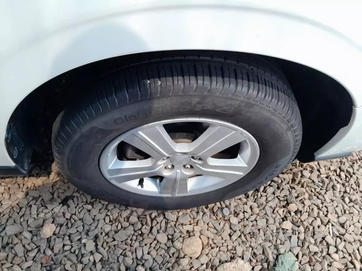 tyre1