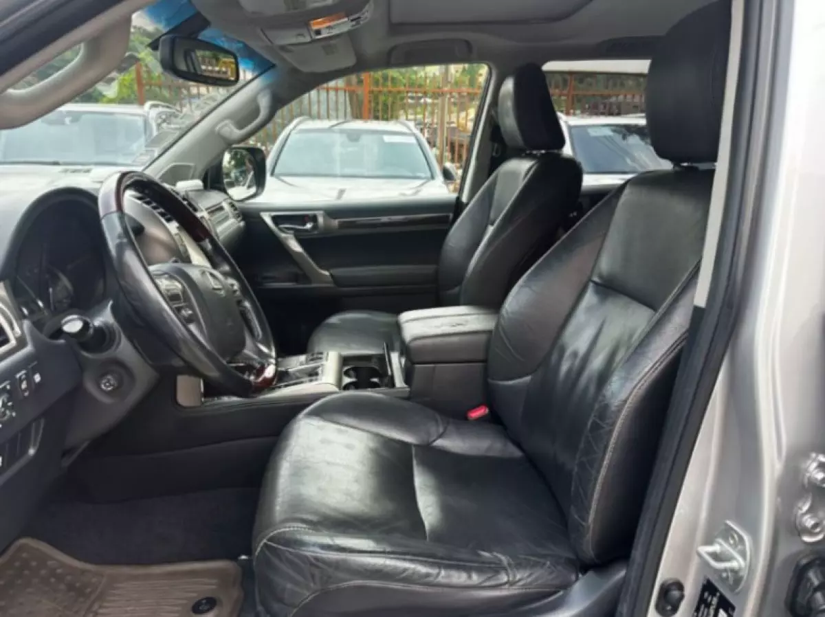 interiorBack