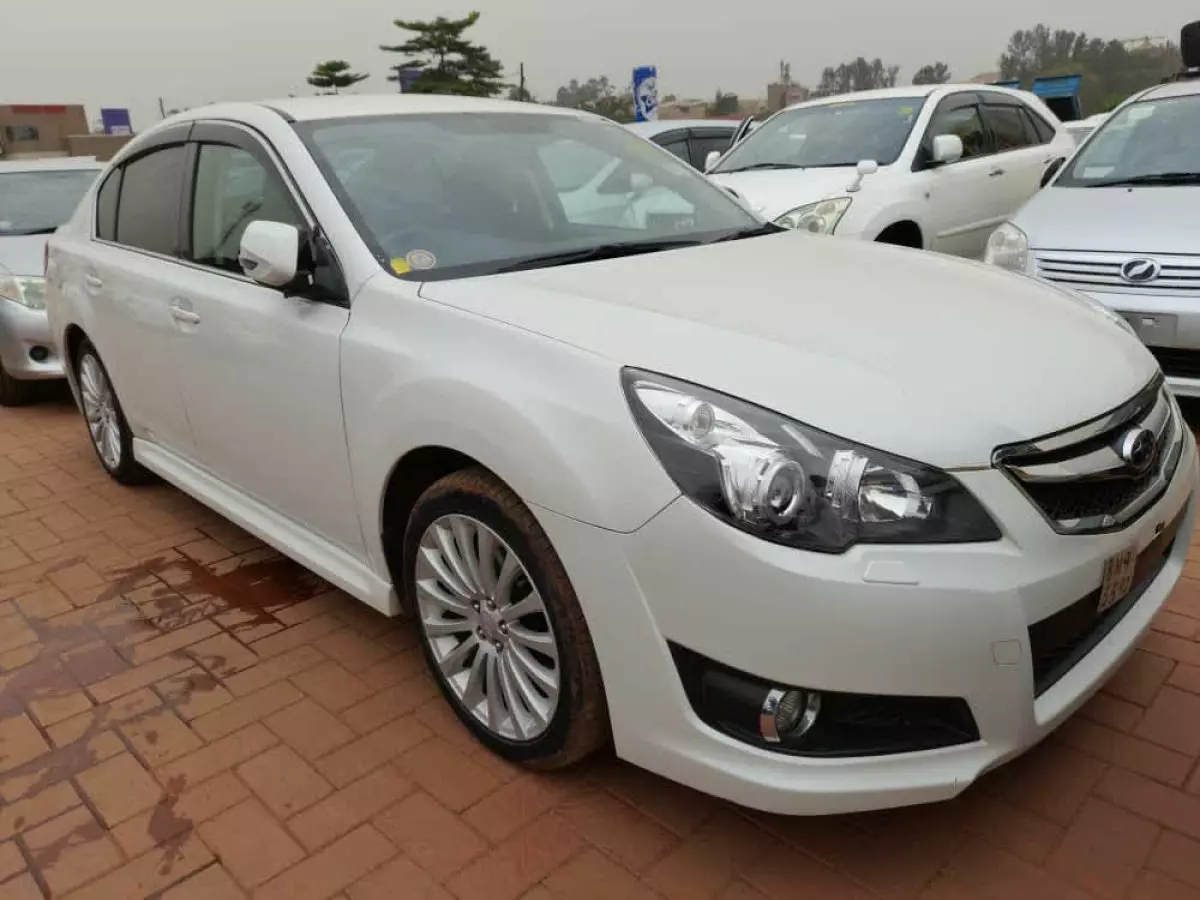 Subaru Legacy - 2010