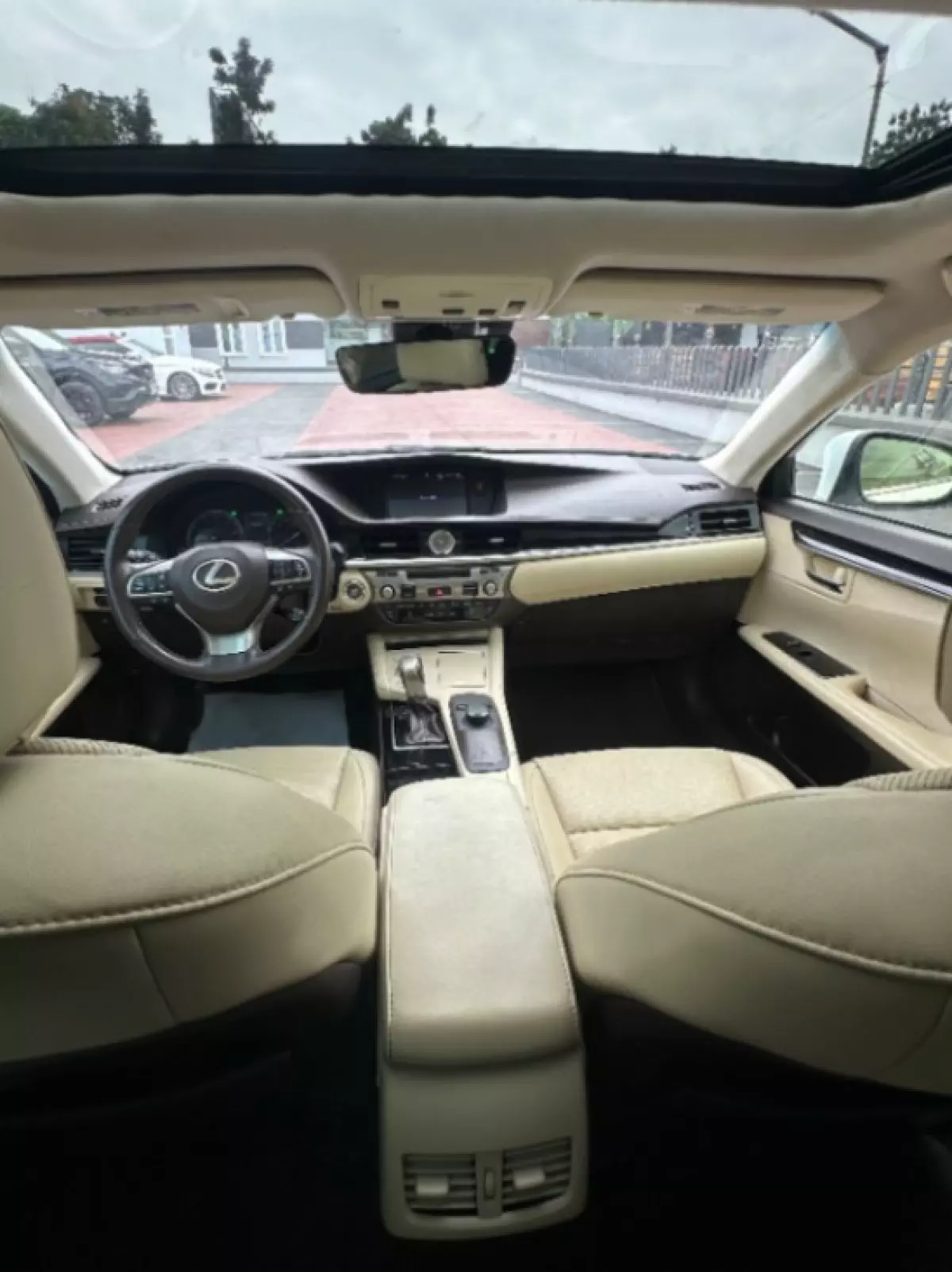 interiorFront