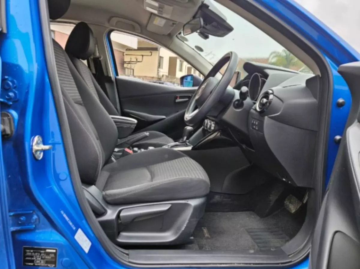 interiorFront