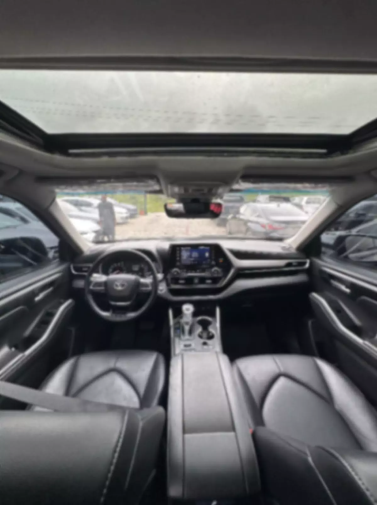 interiorFront