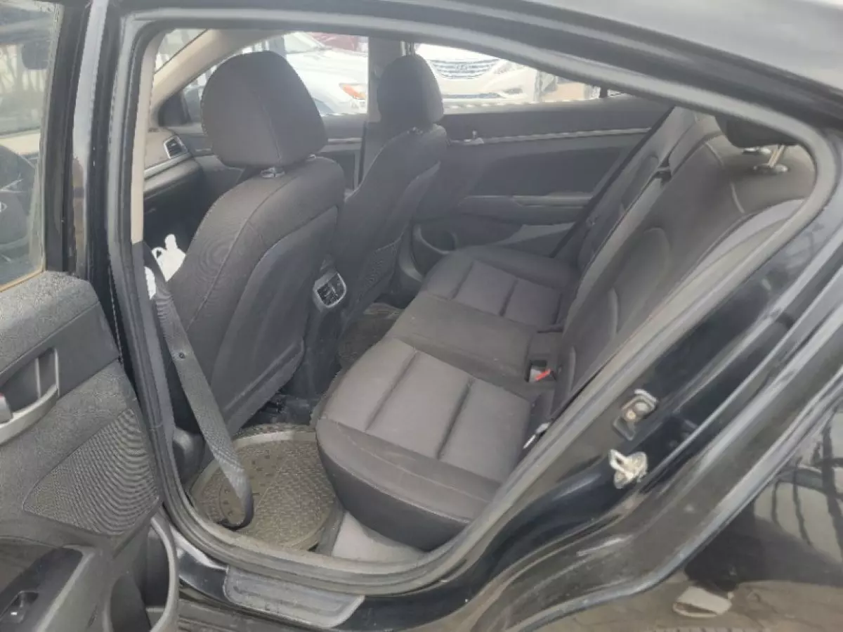 interiorBack