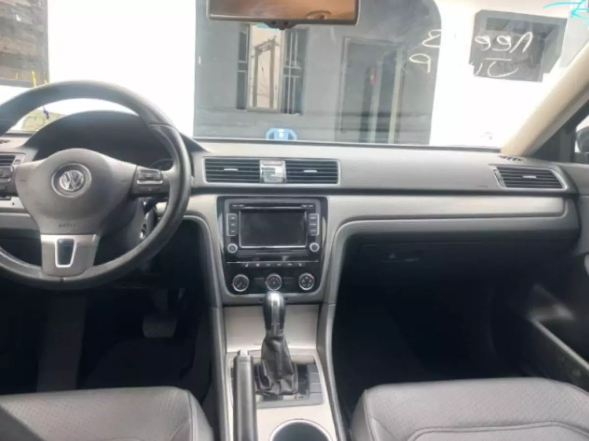 interiorFront