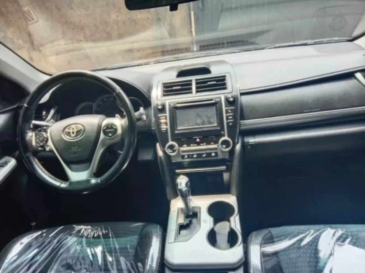 interiorFront