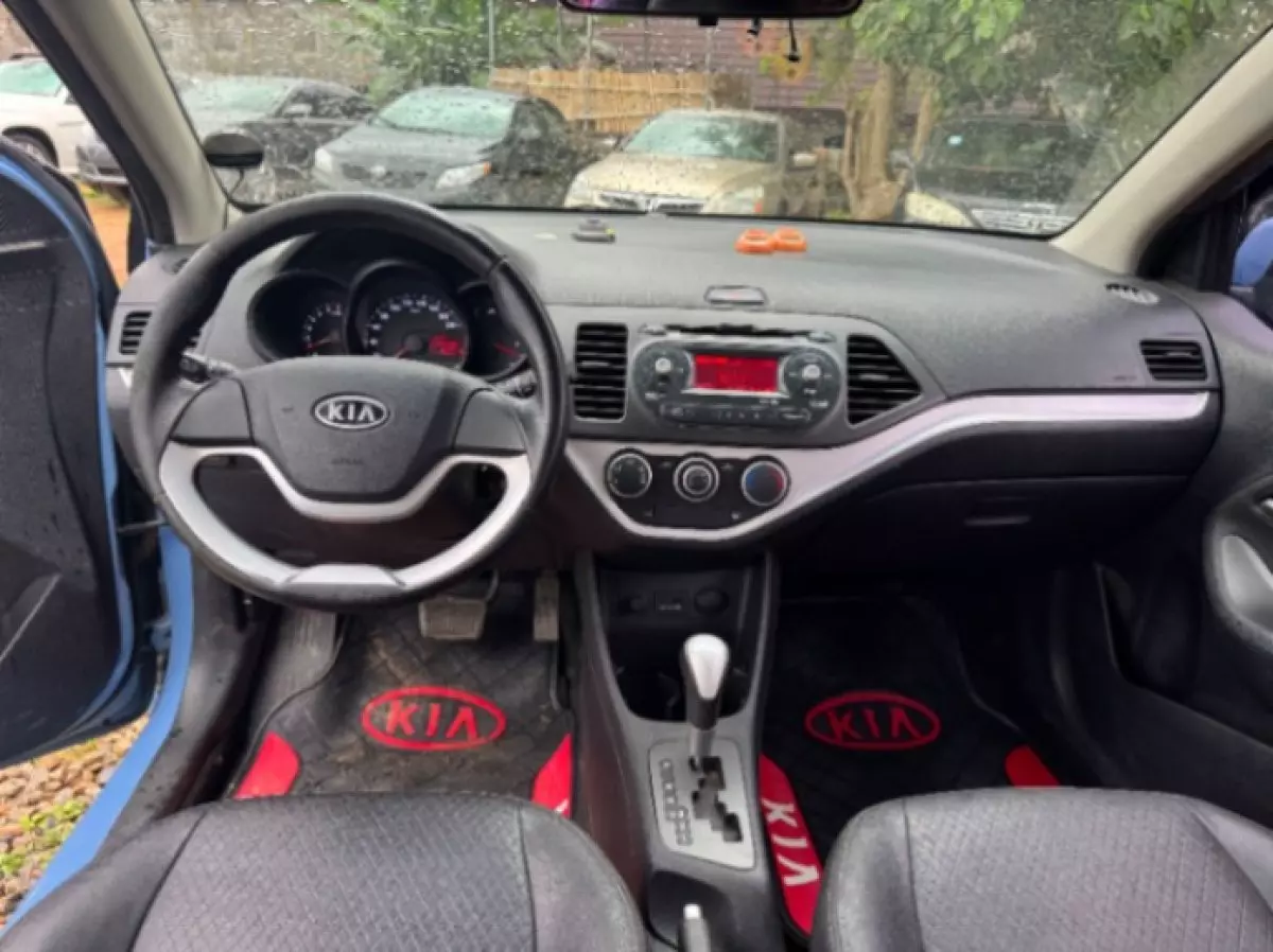 interiorFront