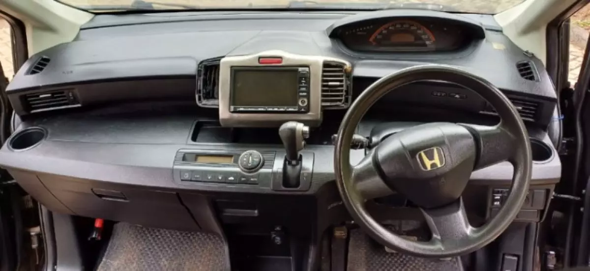 interiorFront