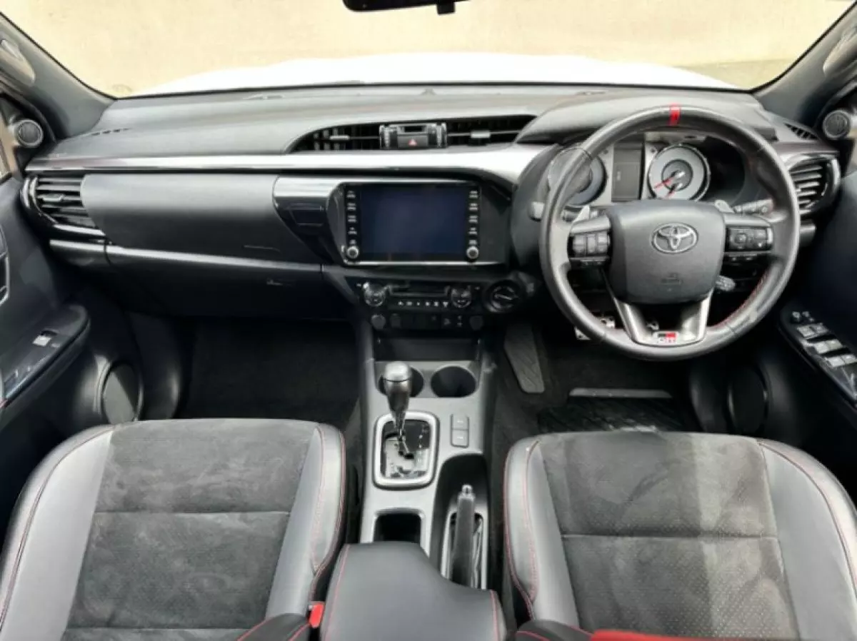 interiorFront