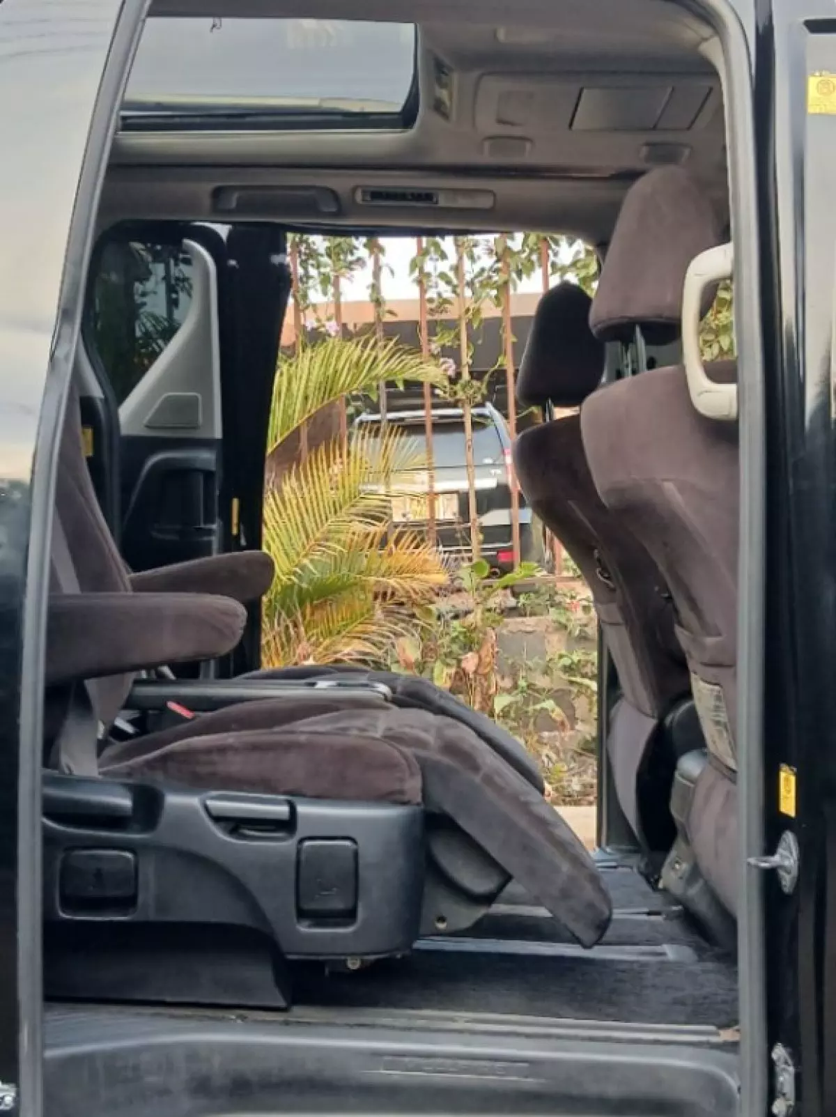 interiorBack