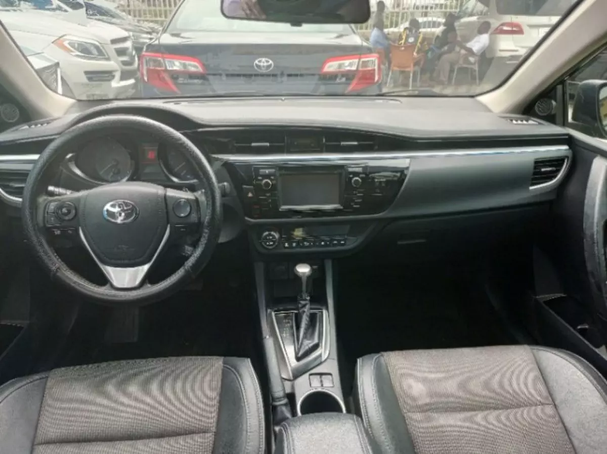interiorFront