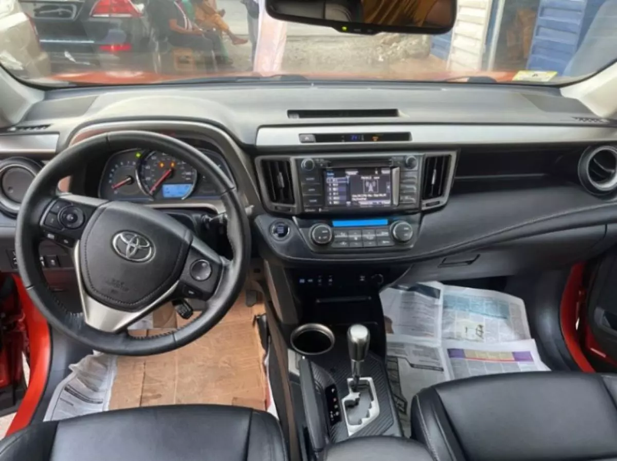 interiorFront