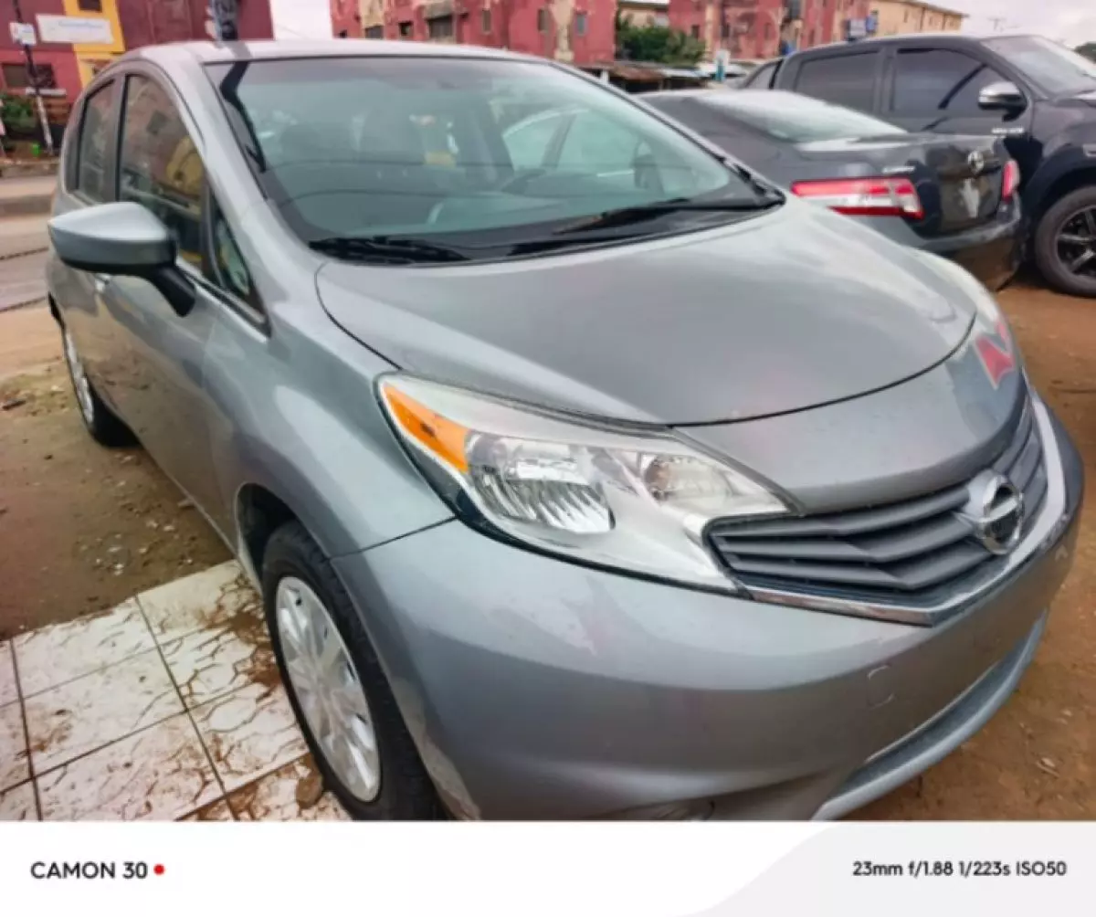 Nissan Versa - 2015
