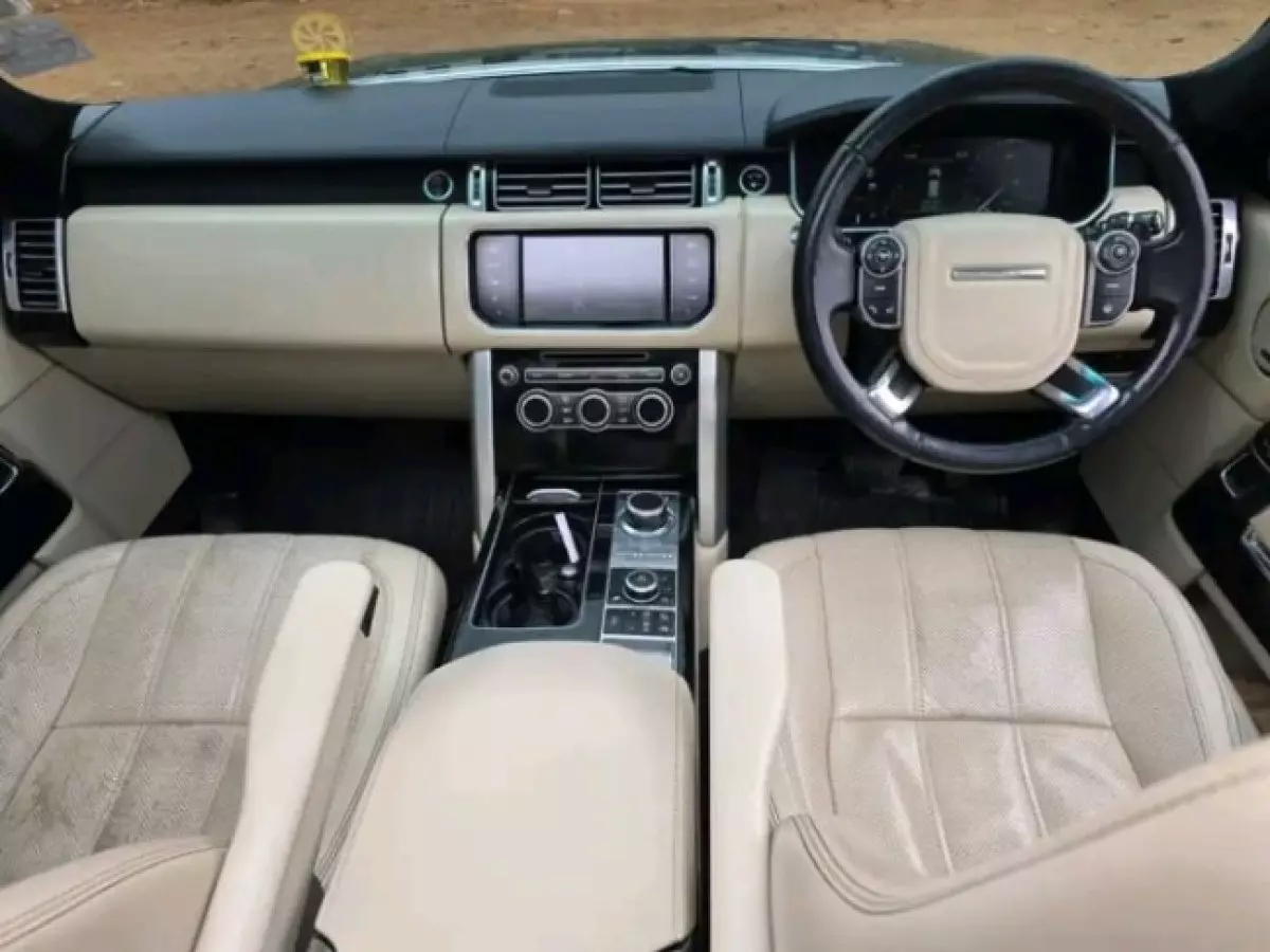 interiorFront