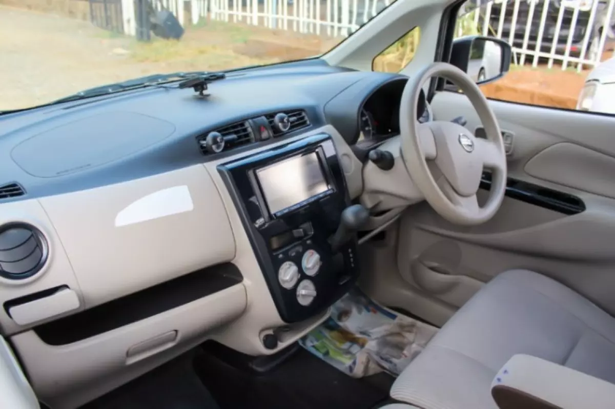 interiorFront