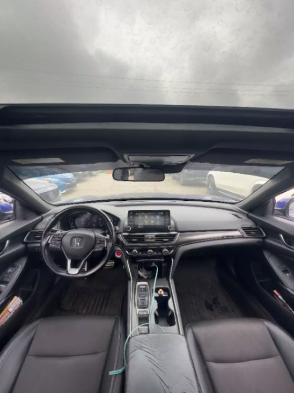 interiorFront