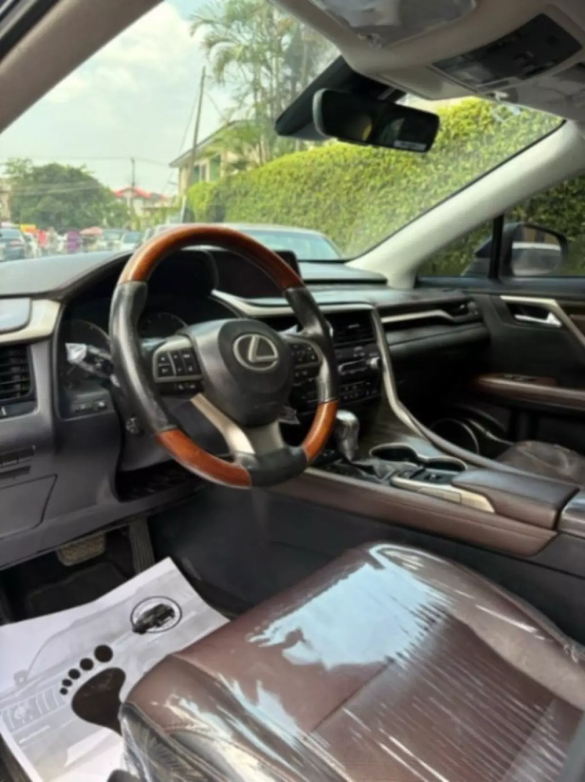 interiorFront