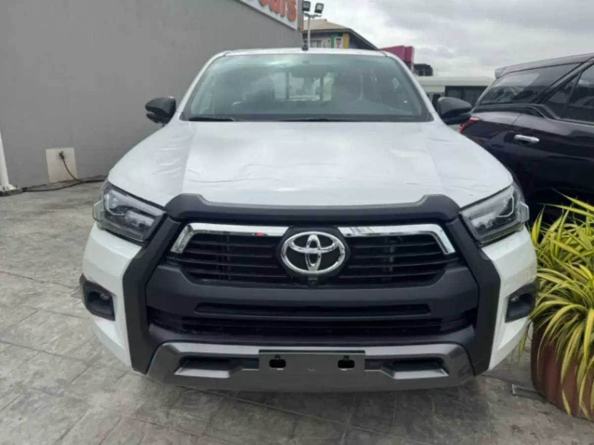 Toyota Hilux - 2025