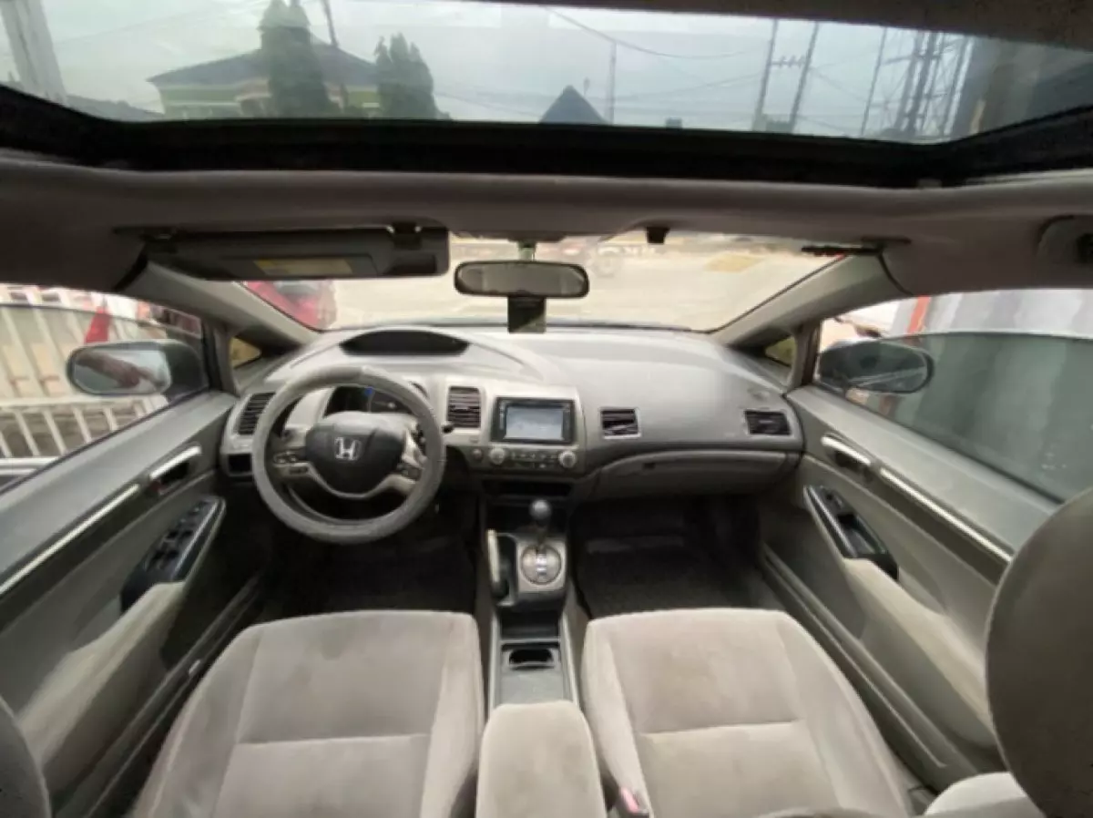 interiorFront