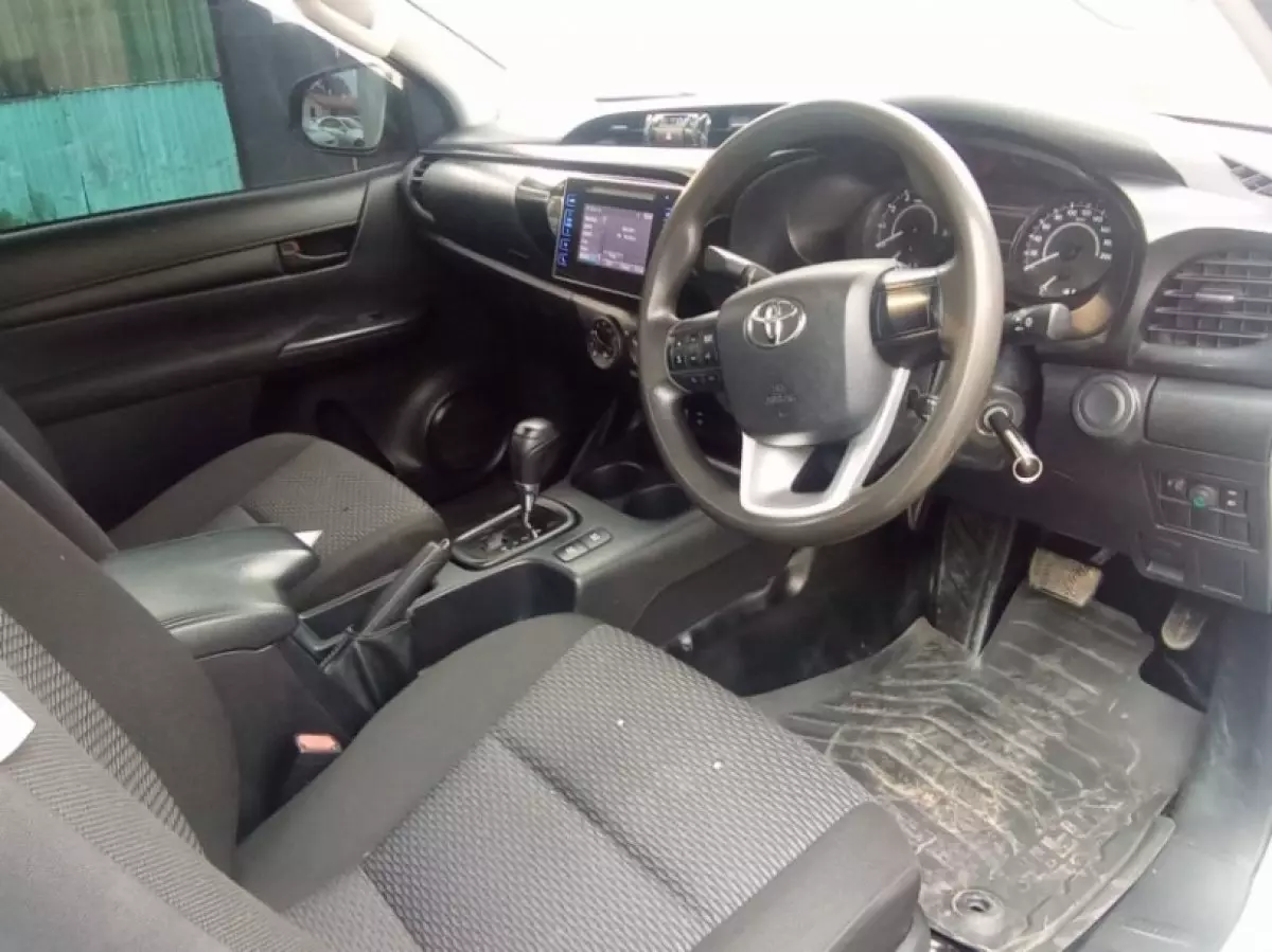 interiorFront