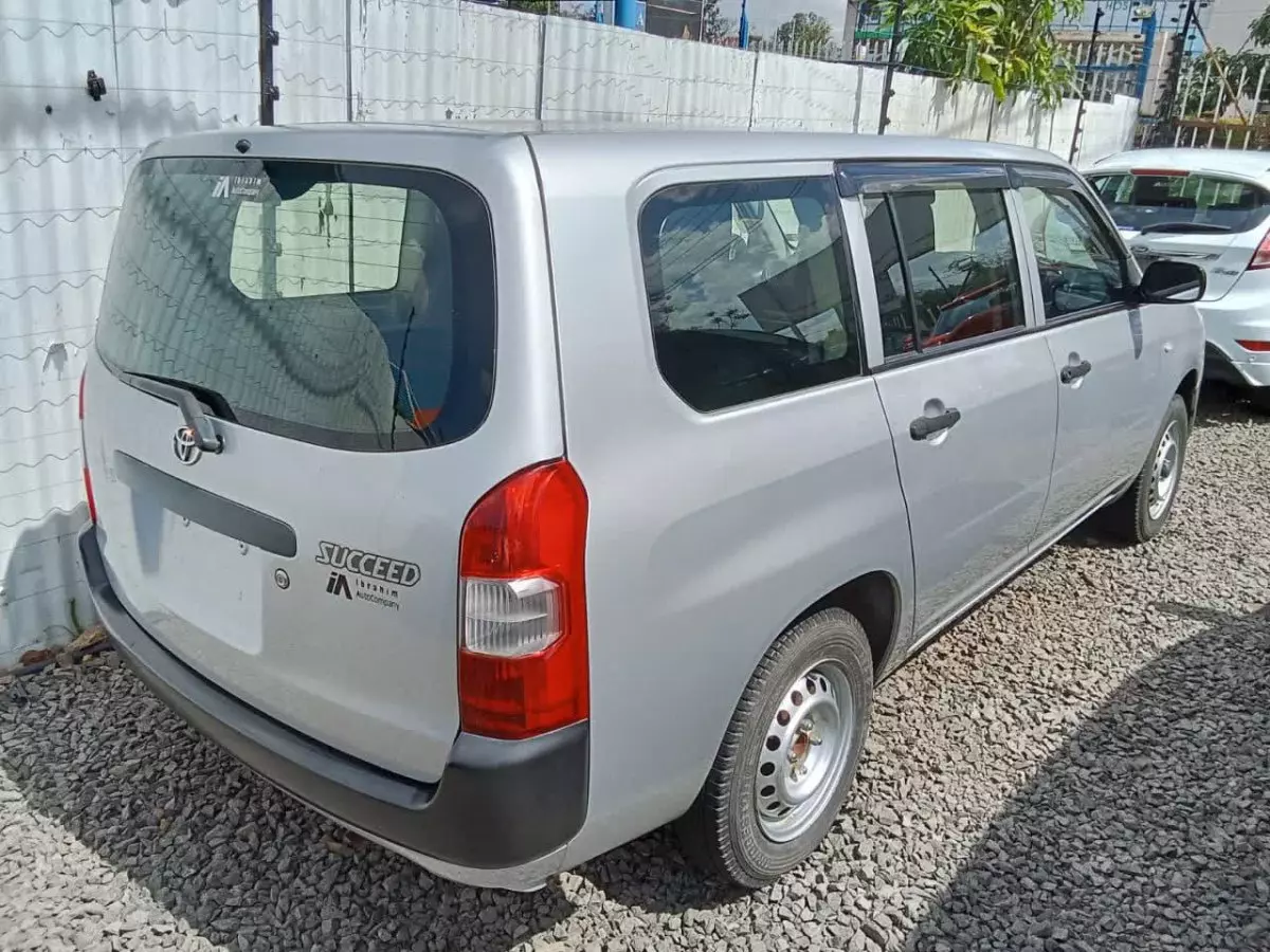 car Right Back