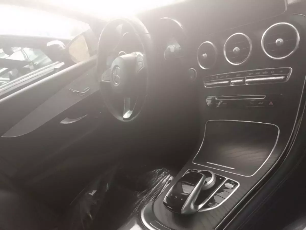interiorFront