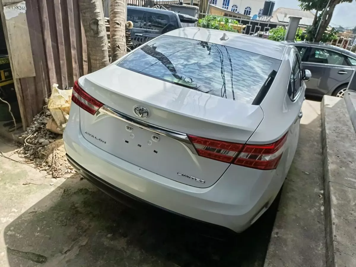 car Right Back