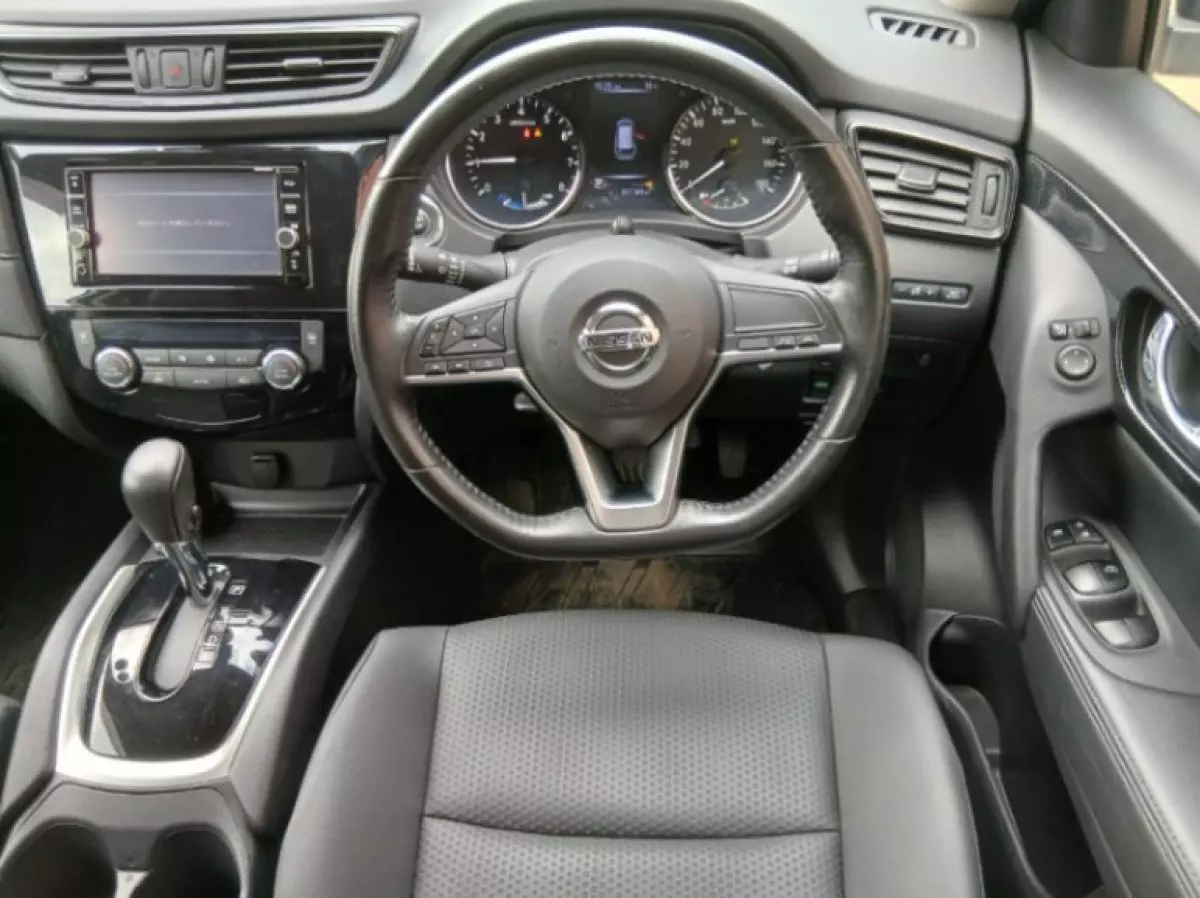 interiorFront