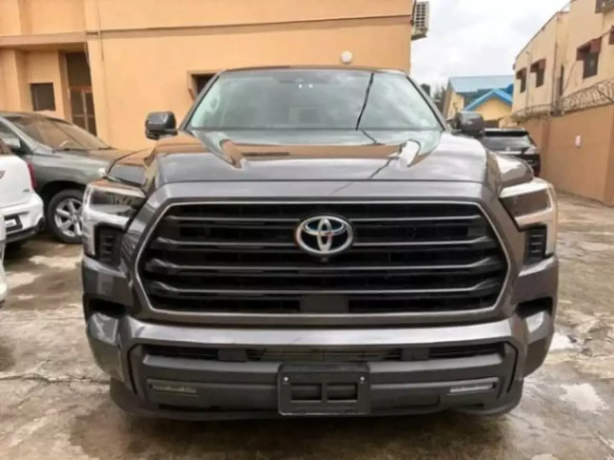 Toyota Sequoia - 2024