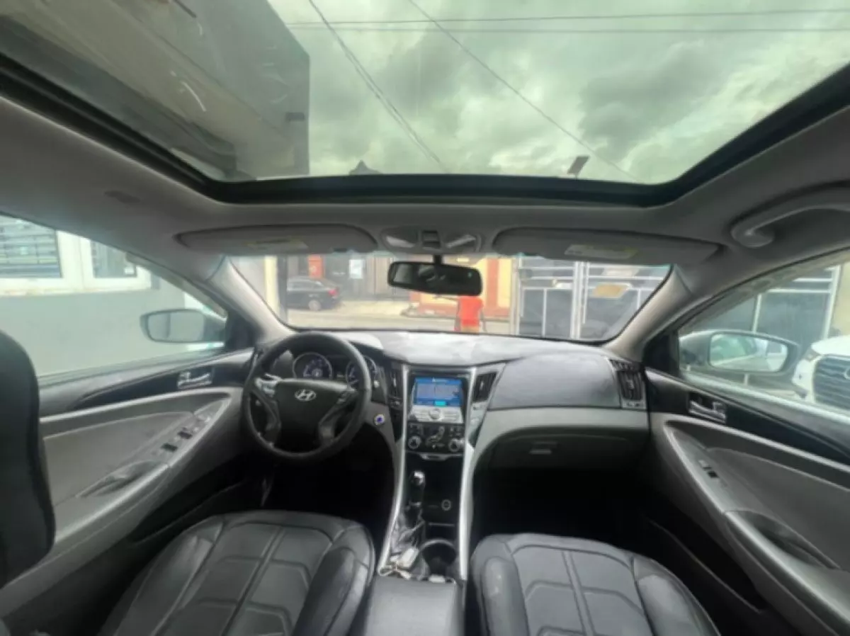 interiorFront