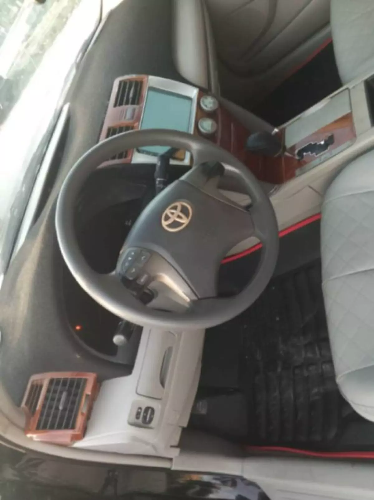 interiorFront