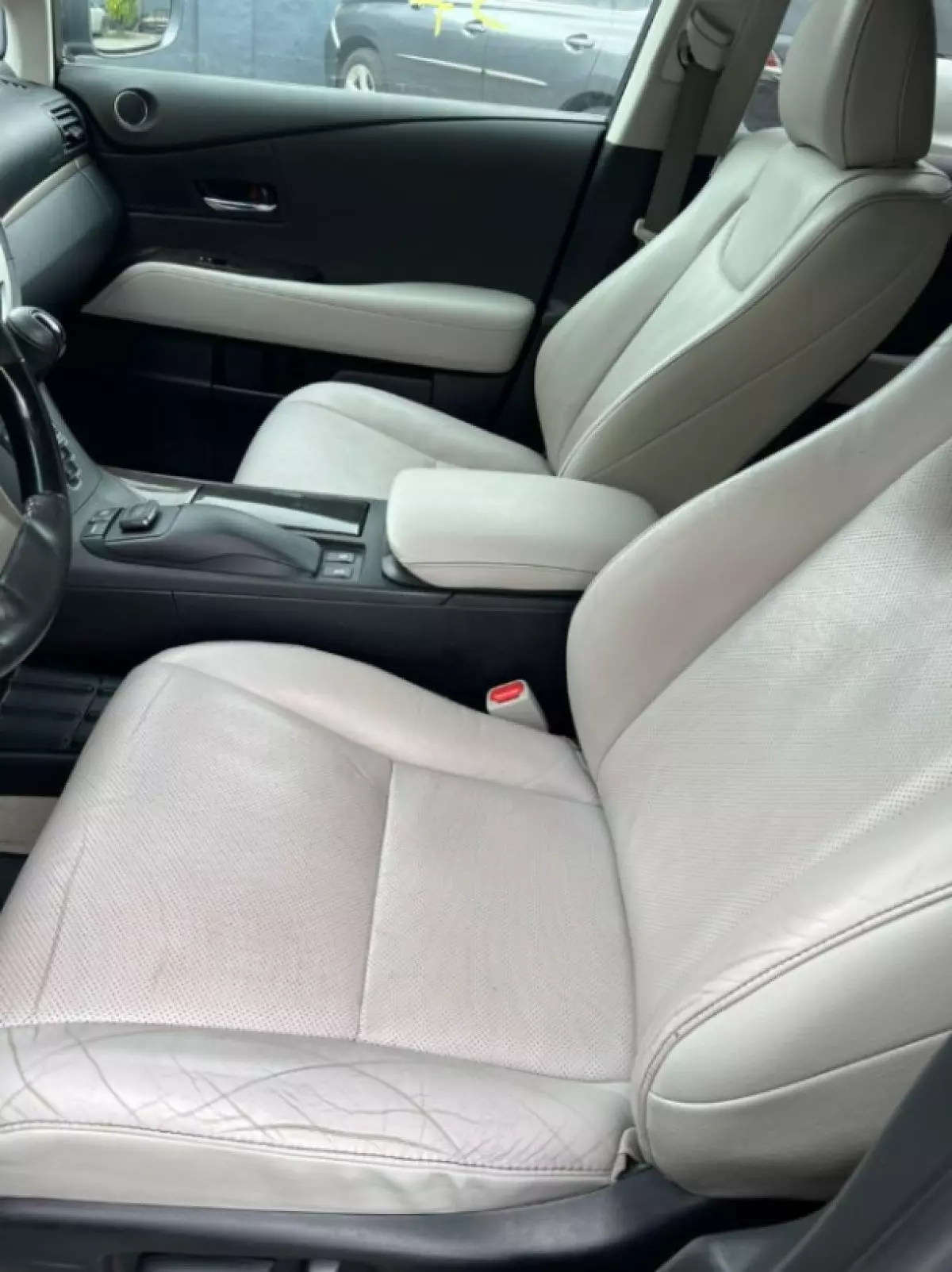interiorFront