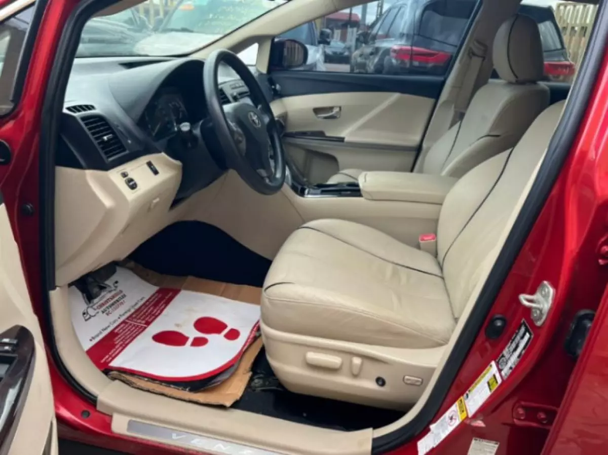 interiorFront