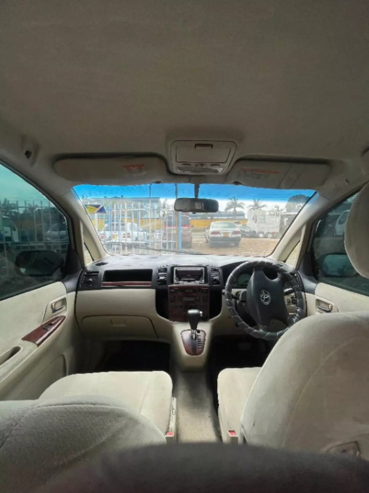 interiorFront