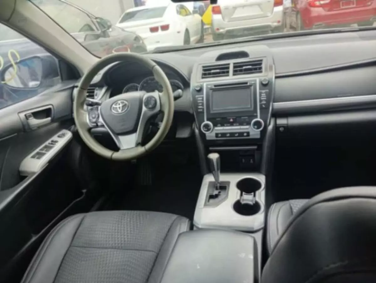 interiorFront