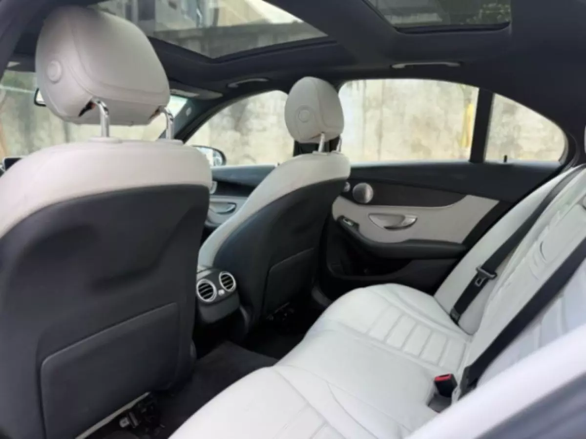 interiorBack