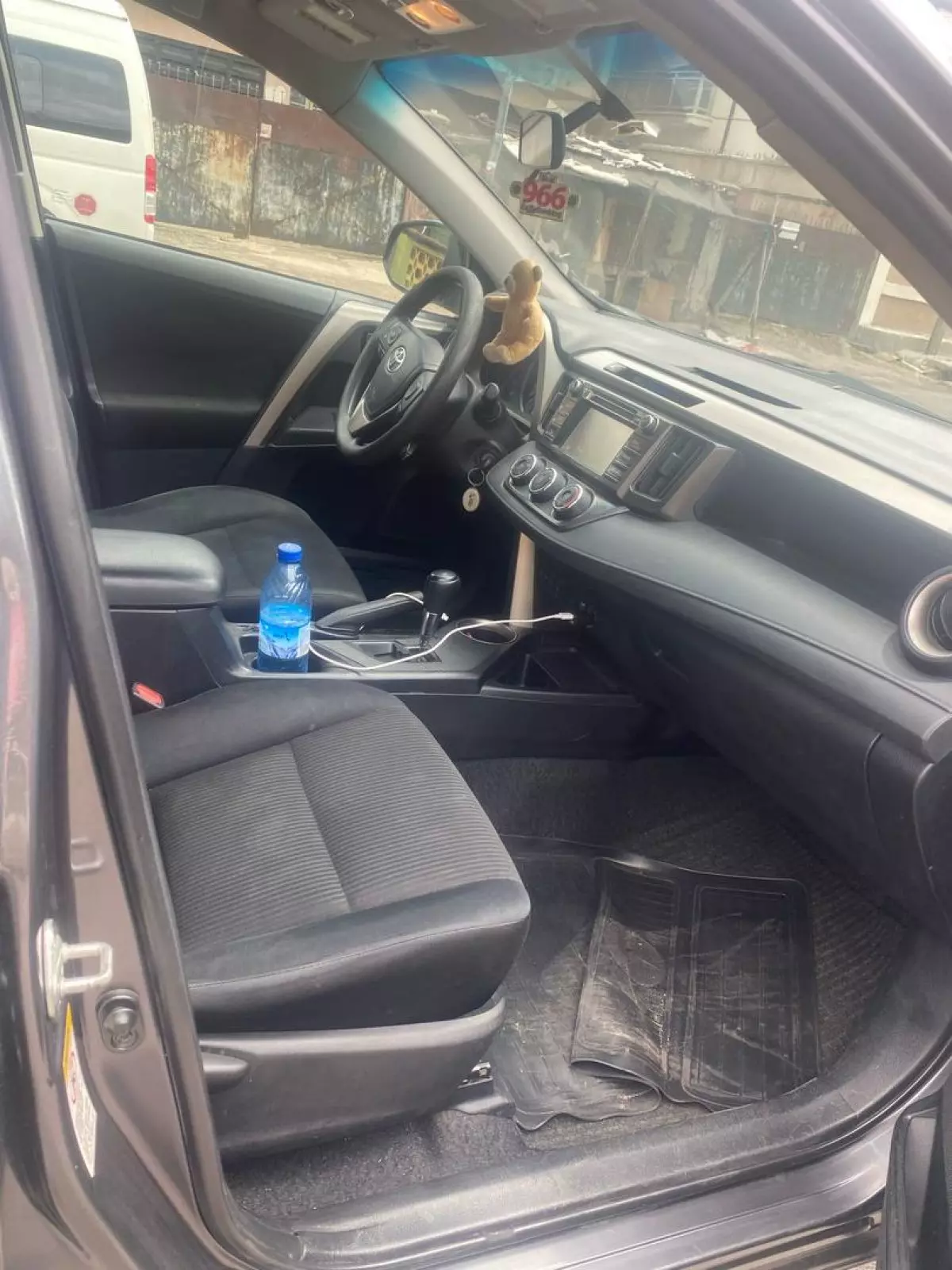 interiorBack