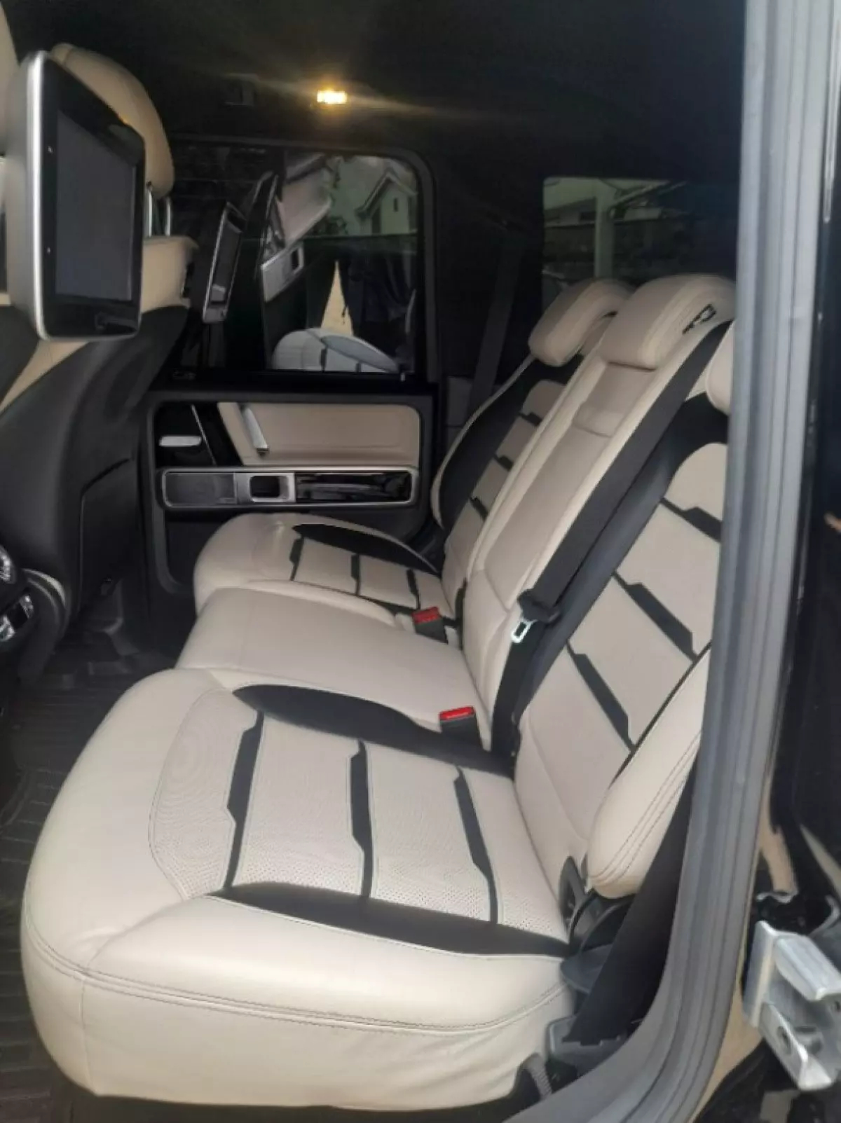 interiorBack