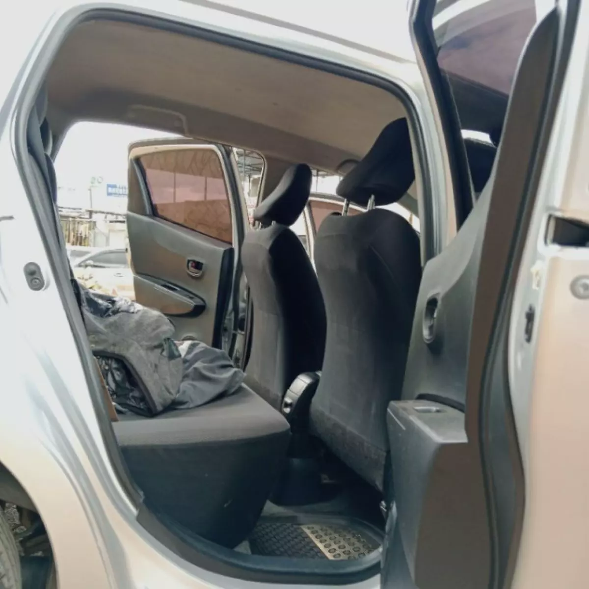 interiorBack